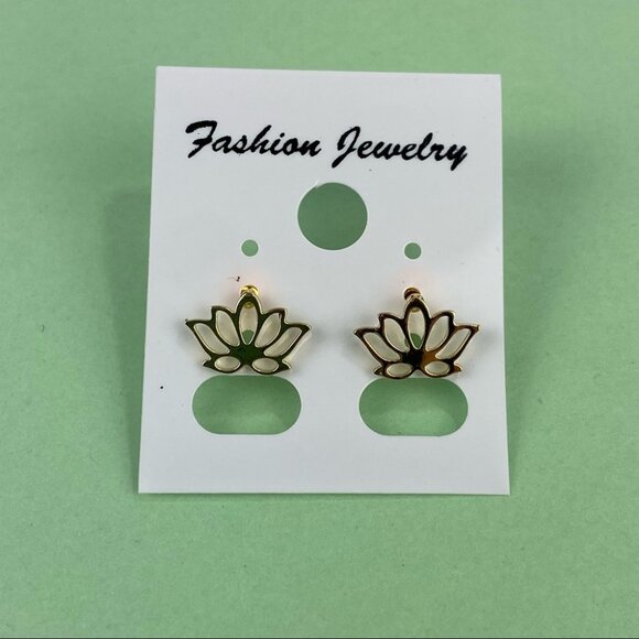 New Gold Colored Lotus Flower Nickel Free Dainty Fashion Jewelry Earrings - Picture 3 of 4